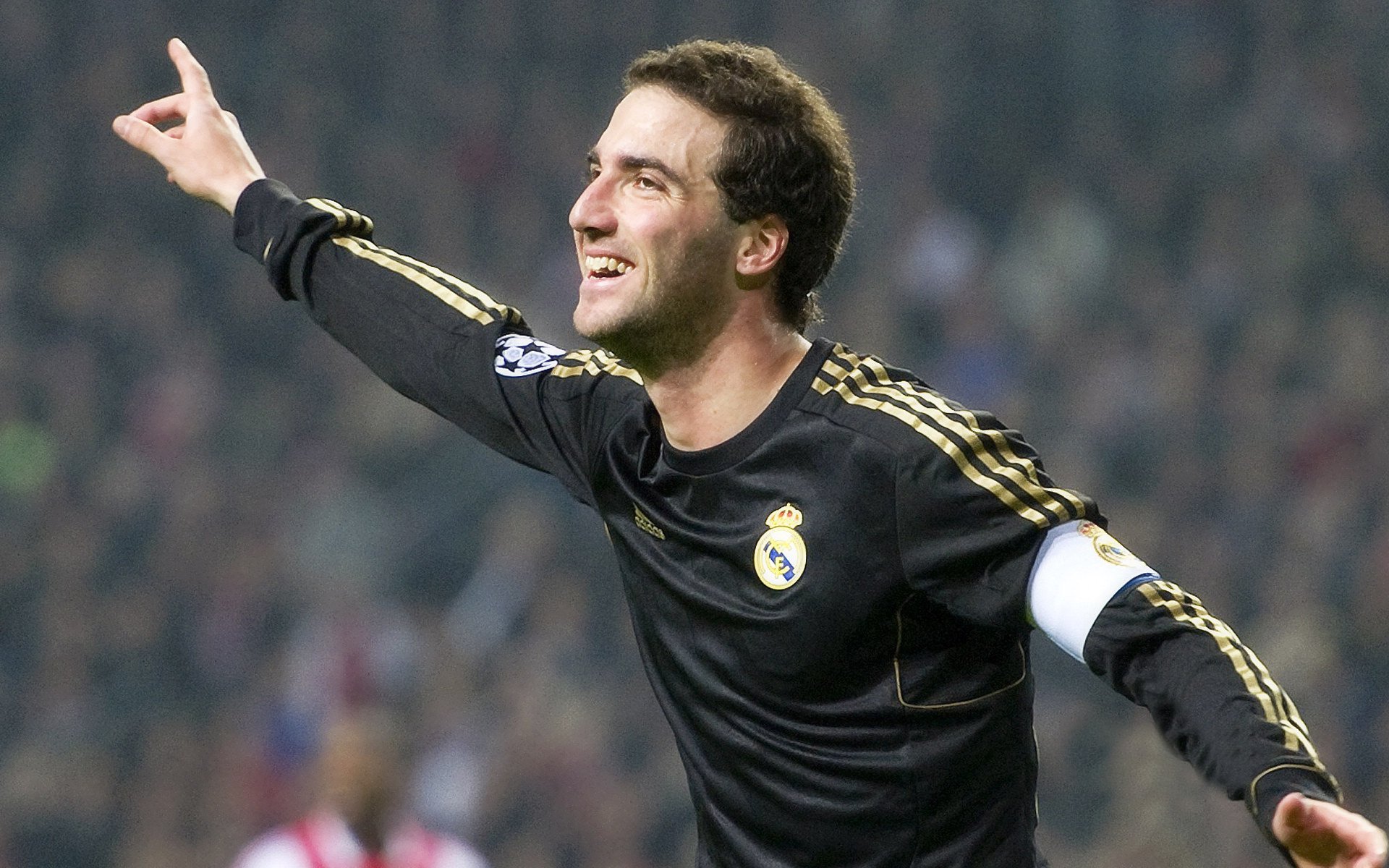 开云官方网站-恩多比·恩乔：南非队的技术与战术核心，关键时刻屡屡出色表现